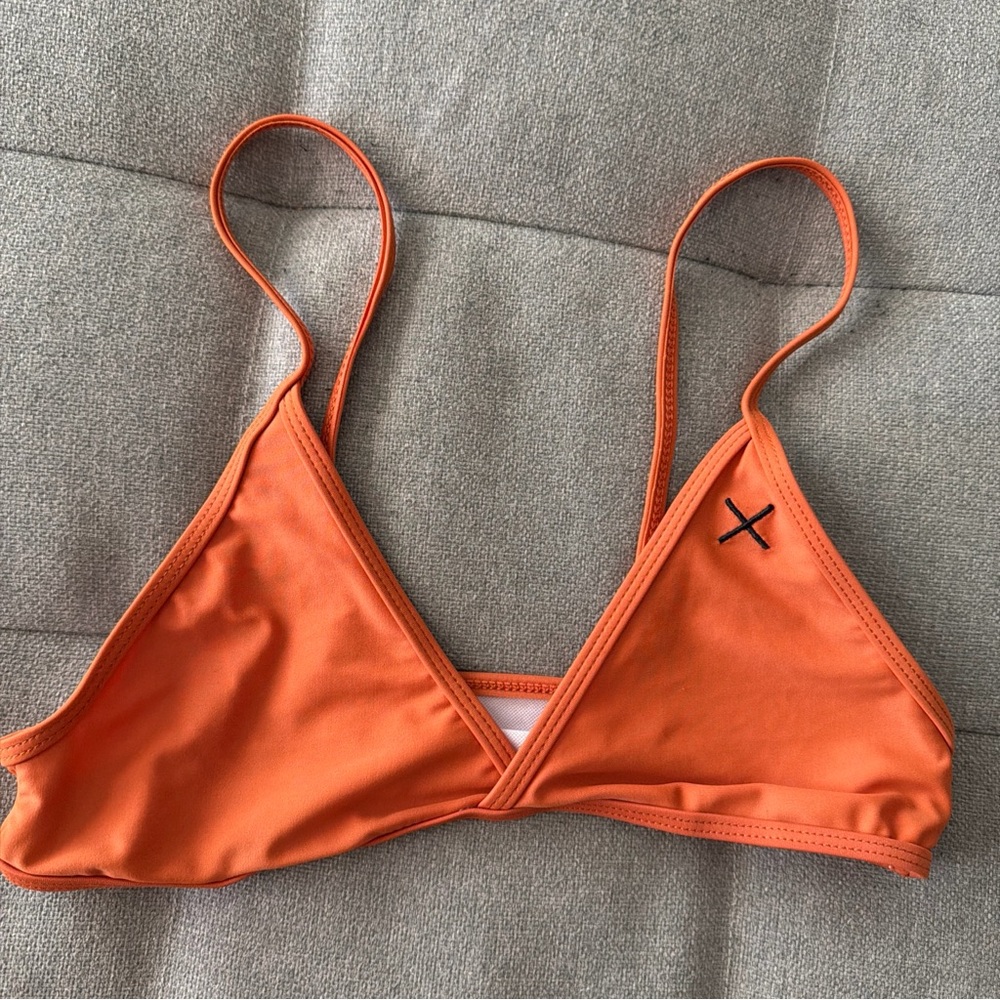 Boutinela bikini Top Size Medium